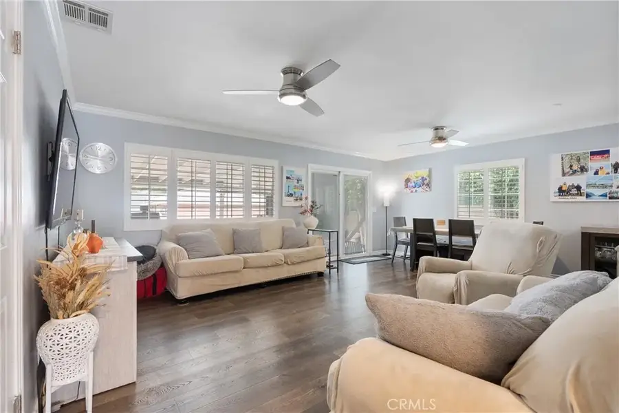 19122 Vanowen St, Reseda, CA 91335 - Image #3