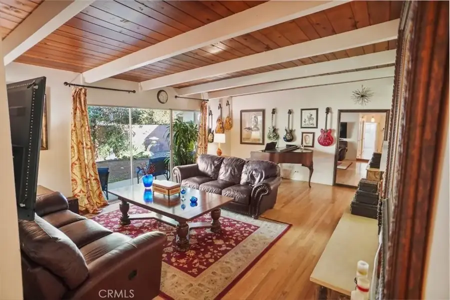 8636 Delco, Winnetka, CA 91306 - Image #3