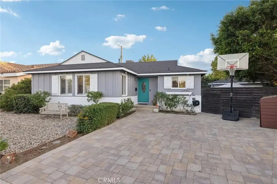 17232 Elkwood Street, Lake Balboa, CA 91406 - Image #3