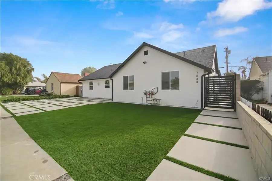 7842 Lasaine Avenue, Northridge, CA 91325 - Image #2