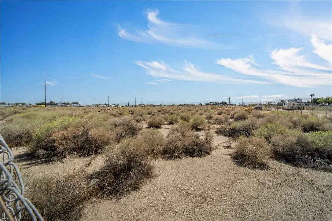 42142 Valley Line, Lancaster, CA 93535 - #1