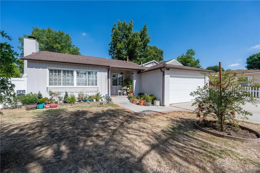 18801 Wyandotte, Reseda, CA 91335 - Image #2