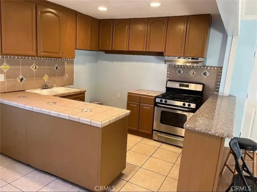 6670 Aura, Reseda, CA 91335 - Image #3