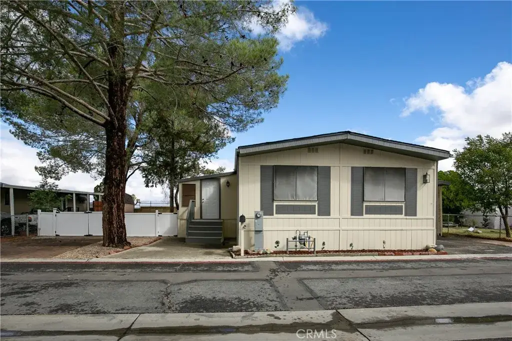 45800 Challenger #118, Lancaster, CA 93535 - Image #1