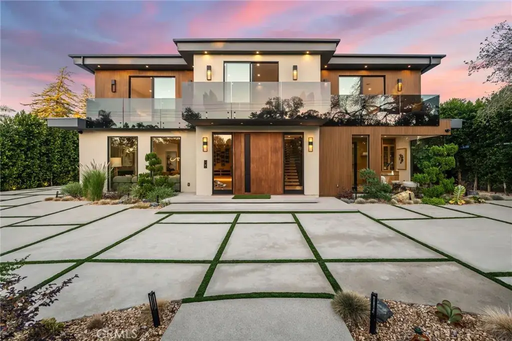 5244 Tampa Ave, Tarzana, CA 91356 - Image #1