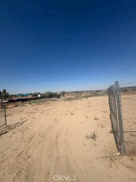 52 Vic Avenue T12 Vic, Palmdale, CA 93552 - Image #3