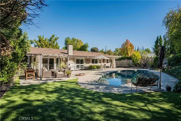 5329 Blanco Avenue, Woodland Hills, CA 91367