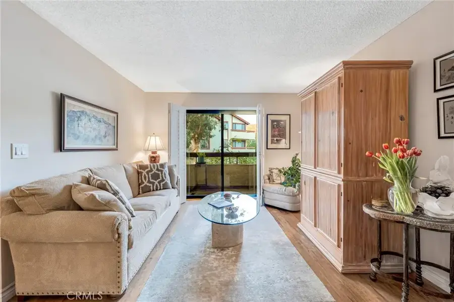 28010 Tiffany Lane #309, Canyon Country, CA 91387 - Image #3