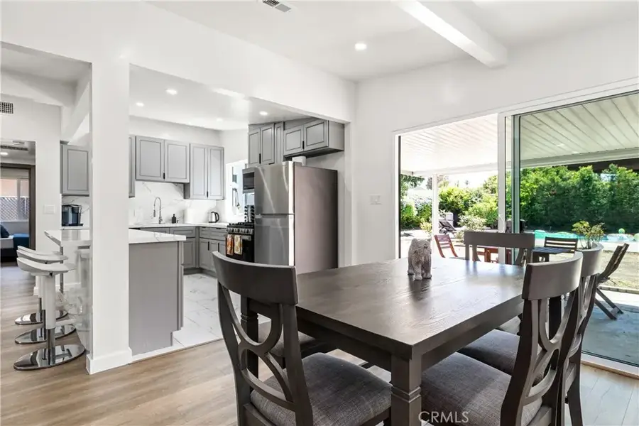 6535 Mary Ellen Avenue, Valley Glen, CA 91401 - Image #3