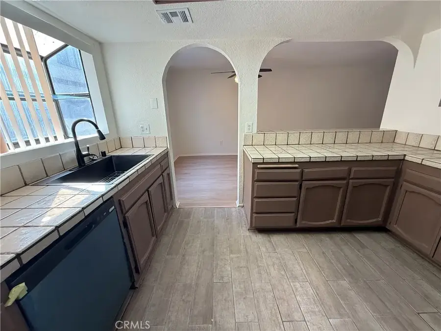 21930 Valerio Street #15, Canoga Park, CA 91303 - Image #2