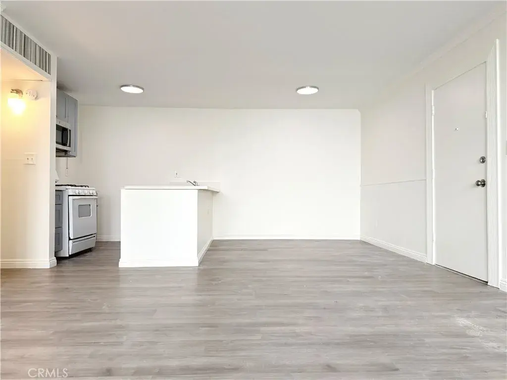 8601 International Ave #177, Canoga Park, CA 91304 - Image #1