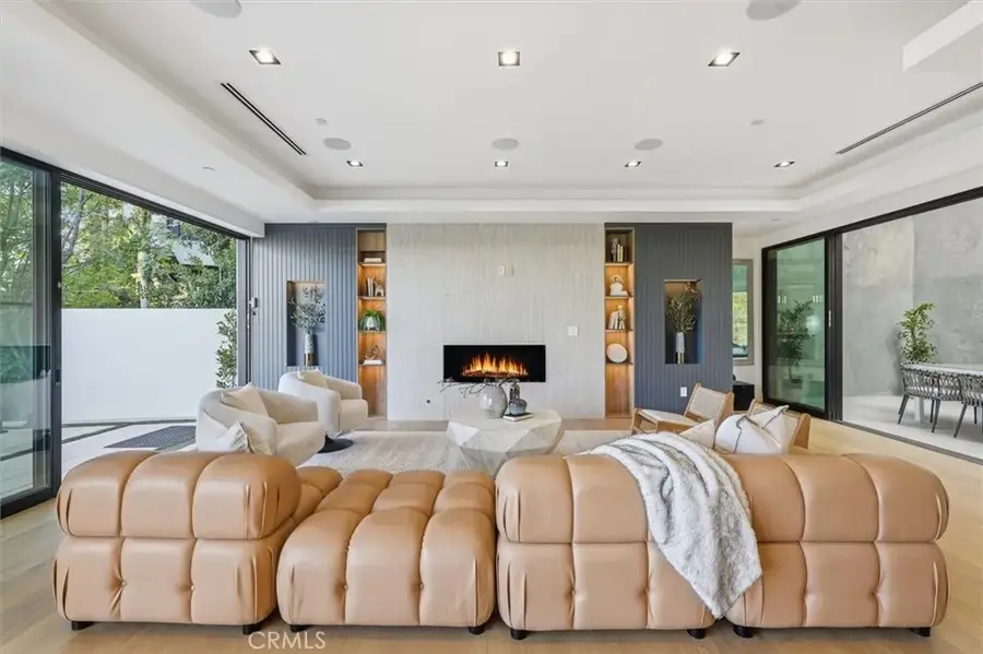 16800 Oak View, Encino, CA 91436 - Image #2