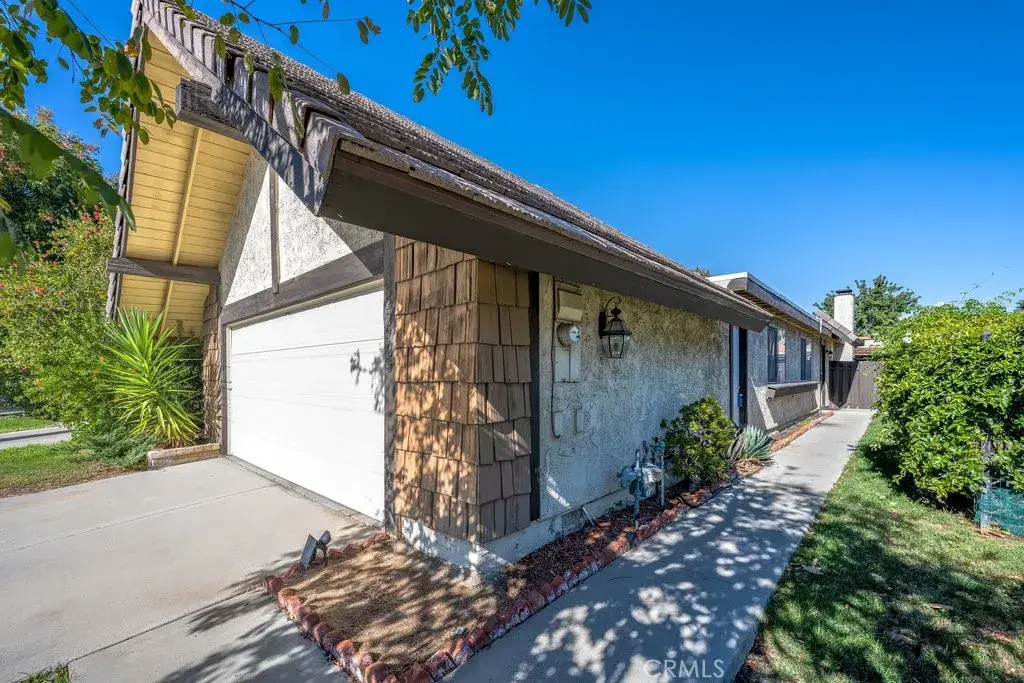 22725 Garzota Drive, Valencia, CA 91354 - Image #1