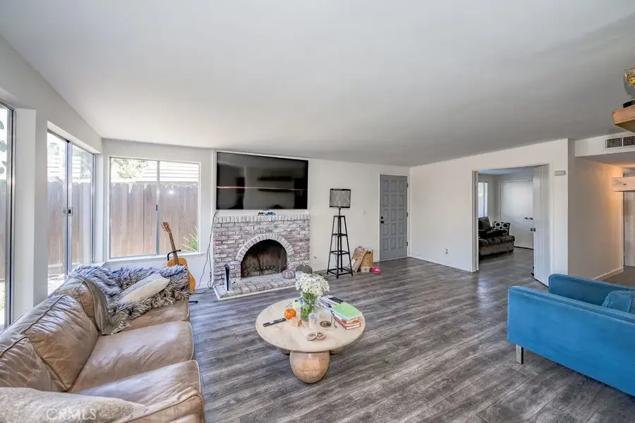 22725 Garzota Drive, Valencia, CA 91354 - Image #3