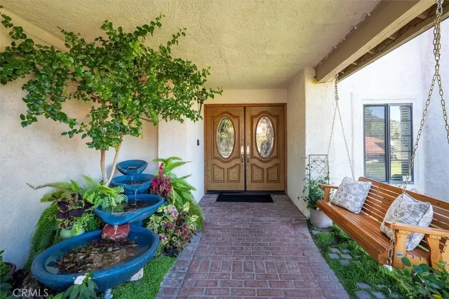 27641 Sutters Pointe, Saugus, CA 91350 - Image #2