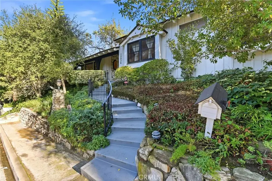 15936 Valley Wood Road, Sherman Oaks, CA 91403 - Image #3