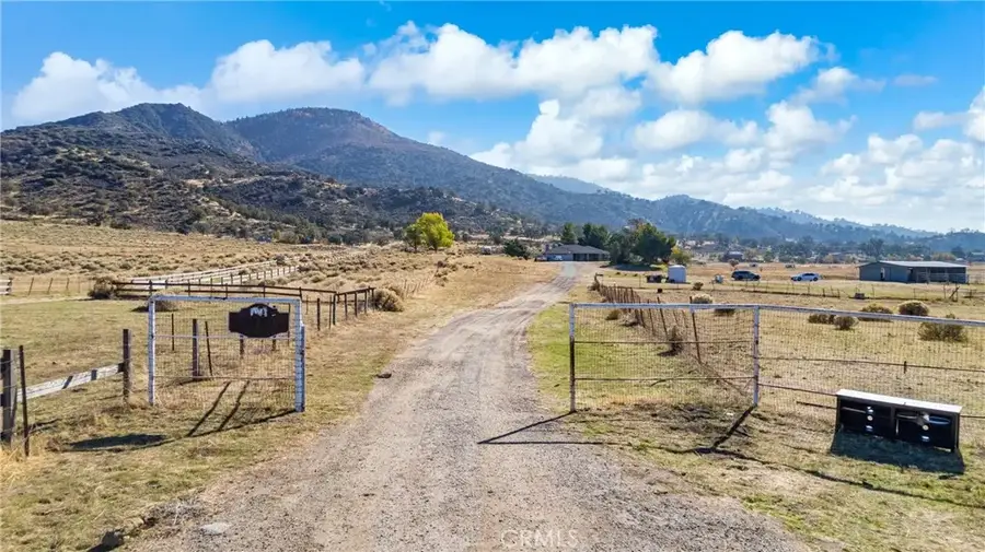 18888 Pellisier Road, Tehachapi, CA 93561 - Image #2