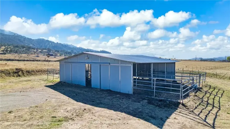 18888 Pellisier Road, Tehachapi, CA 93561 - Image #3