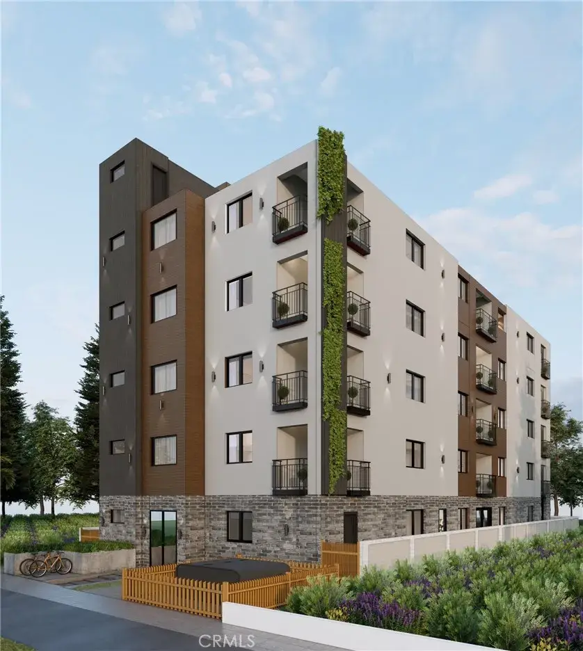 14717 Victory Boulevard, Van Nuys, CA 91411 - Image #2