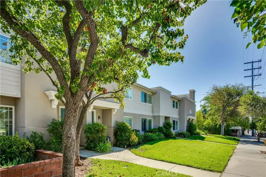 10220 Zelzah Avenue #3, Northridge, CA 91325 - Image #1