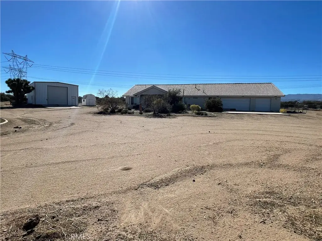 8354 White Road, Phelan, CA 92371 - Image #1