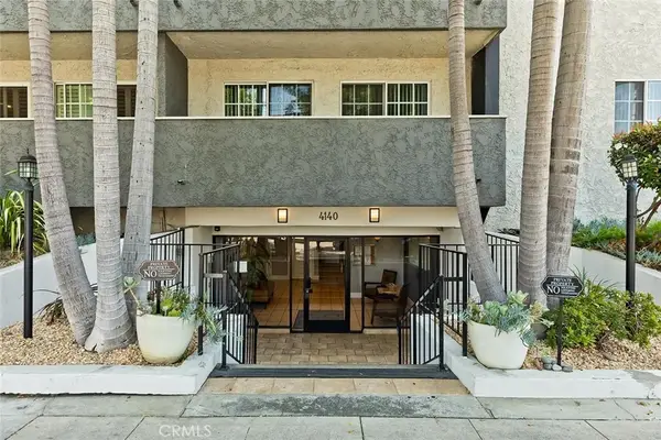 4140 Warner #205, Burbank, CA 91505