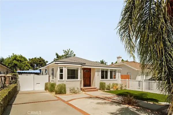 15231 Camarillo Street, Sherman Oaks, CA 91403