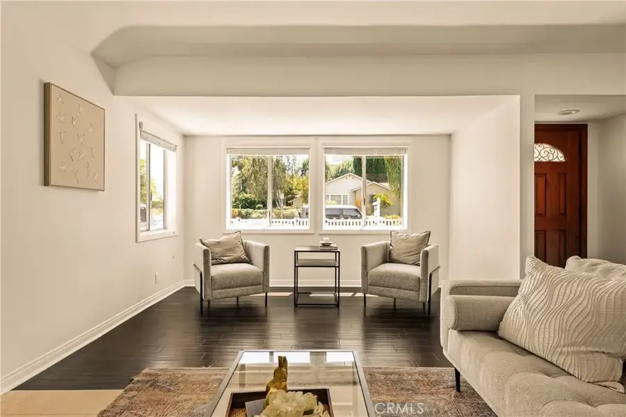 15231 Camarillo Street, Sherman Oaks, CA 91403 - Image #3