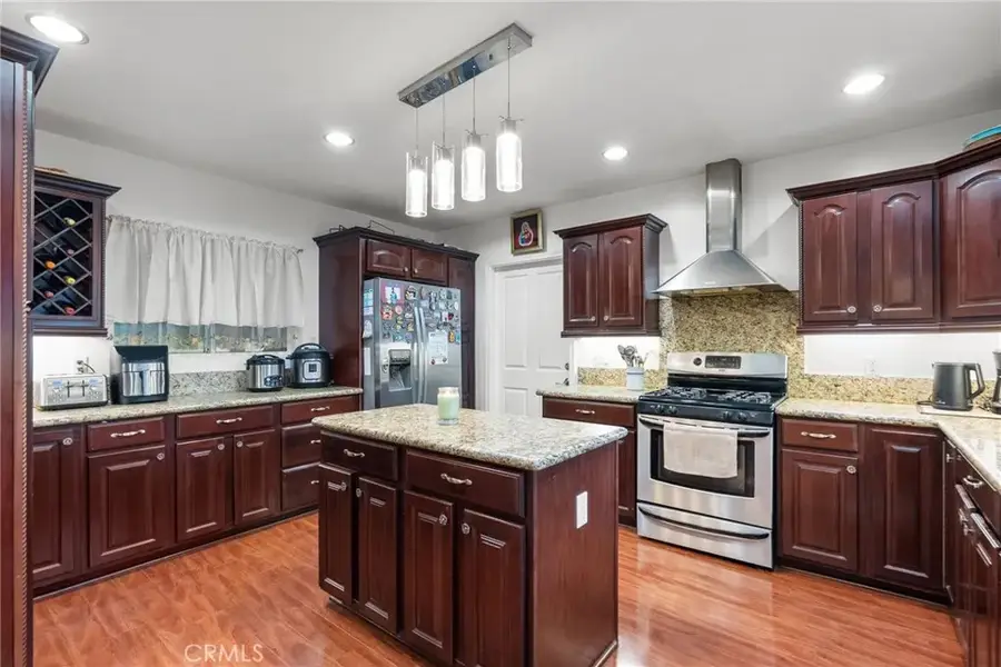 9453 Shoshone Ave, Northridge, CA 91325 - Image #2