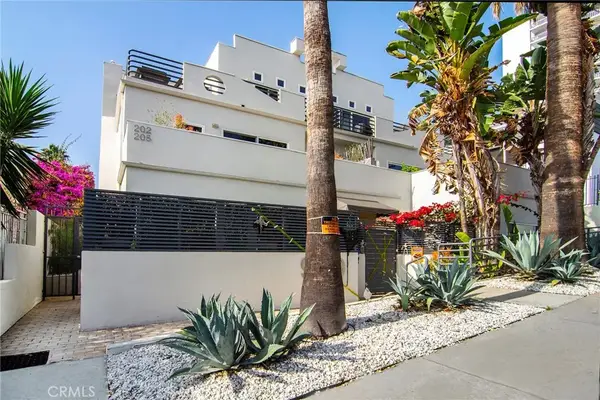959 N Doheny #205, West Hollywood, CA 90069