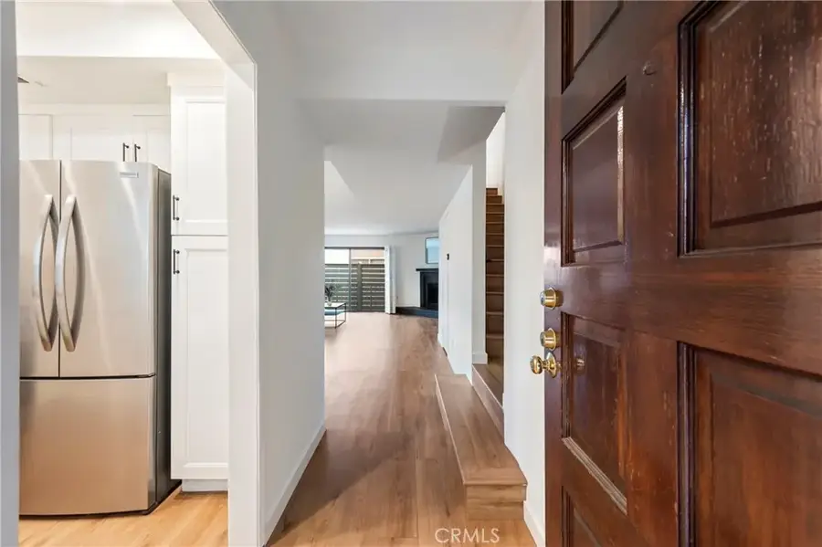 5070 Kester, Sherman Oaks, CA 91403 - Image #3