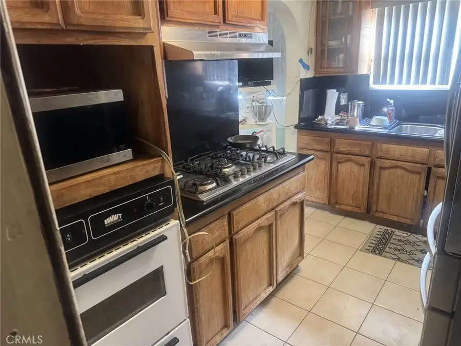 7523 Dalton, Los Angeles, CA 90047 - Image #3