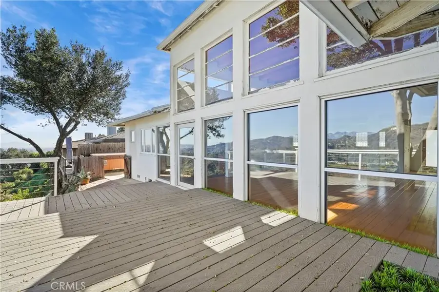 7027 Macapa, Los Angeles, CA 90068 - #3