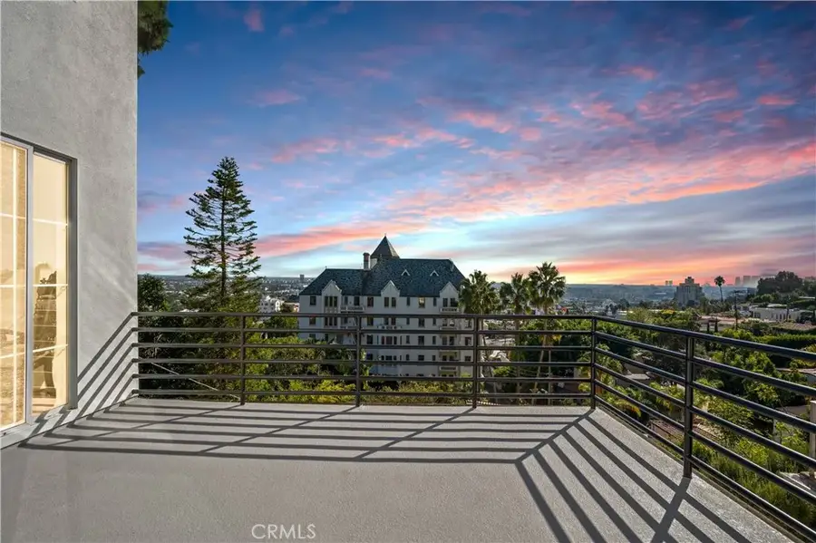 8246 Woodshill Trail, Los Angeles, CA 90069 - Image #2