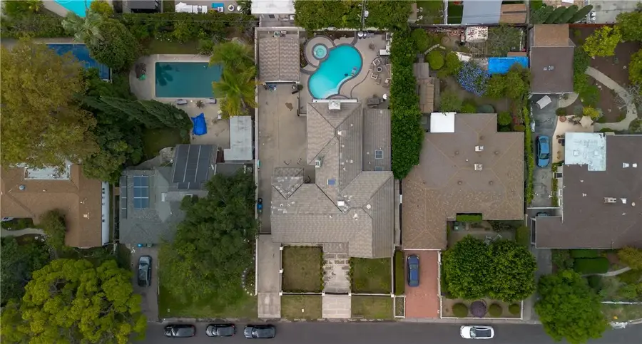 5439 Gentry Avenue, Valley Village, CA 91607 - Image #3