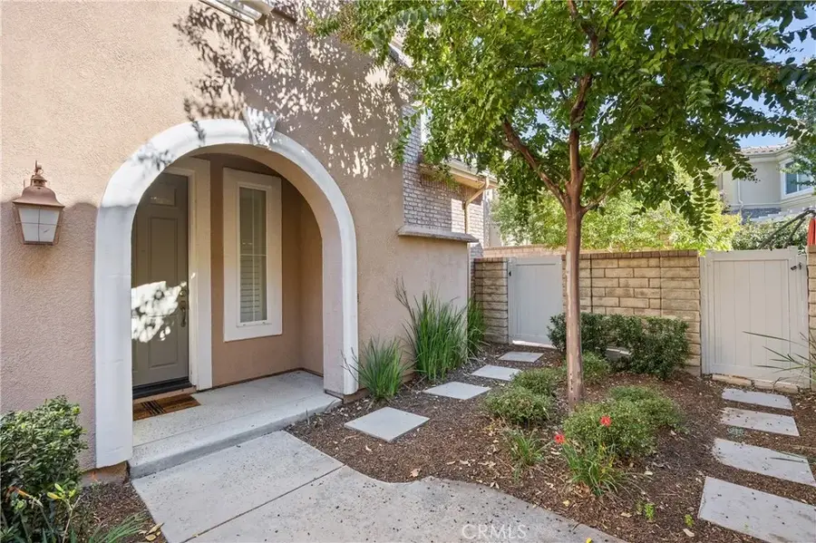 23868 Toscana Dr, Valencia, CA 91354 - Image #2