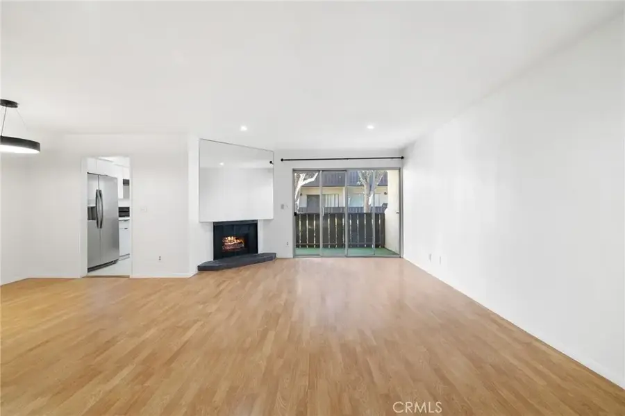 15070 Victory Boulevard #103, Van Nuys, CA 91411 - Image #3