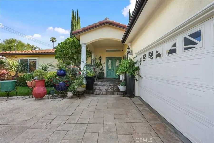 18760 Wells, Tarzana, CA 91356 - Image #3