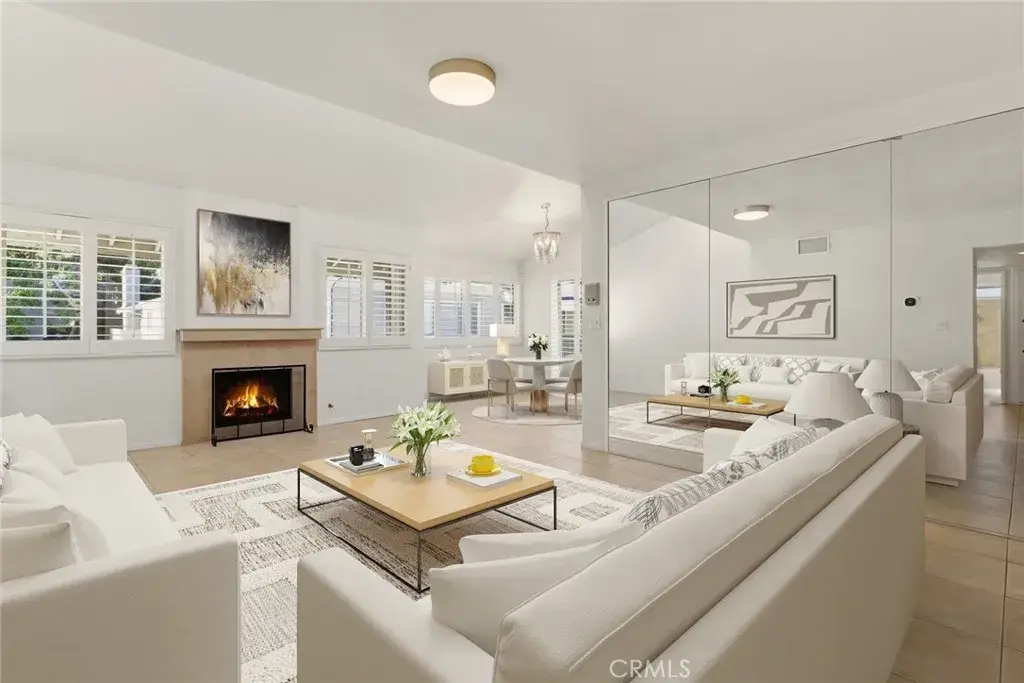 22117 Burbank Boulevard #7, Woodland Hills, CA 91367 - Image #1