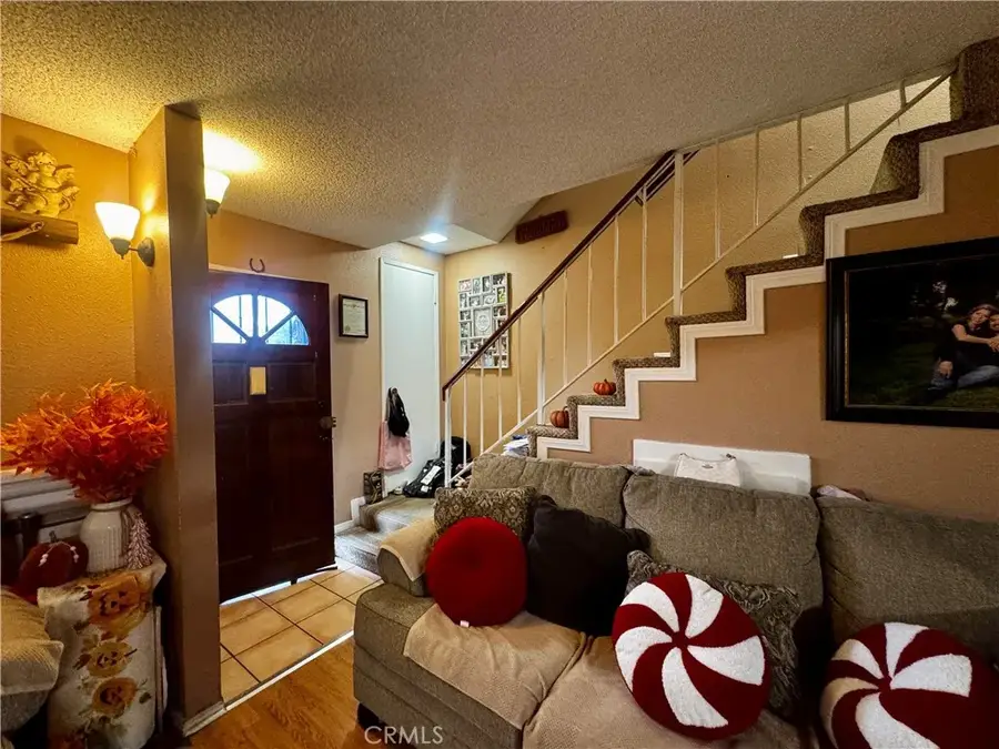 14924 Nordhoff #3, North Hills, CA 91343 - Image #2