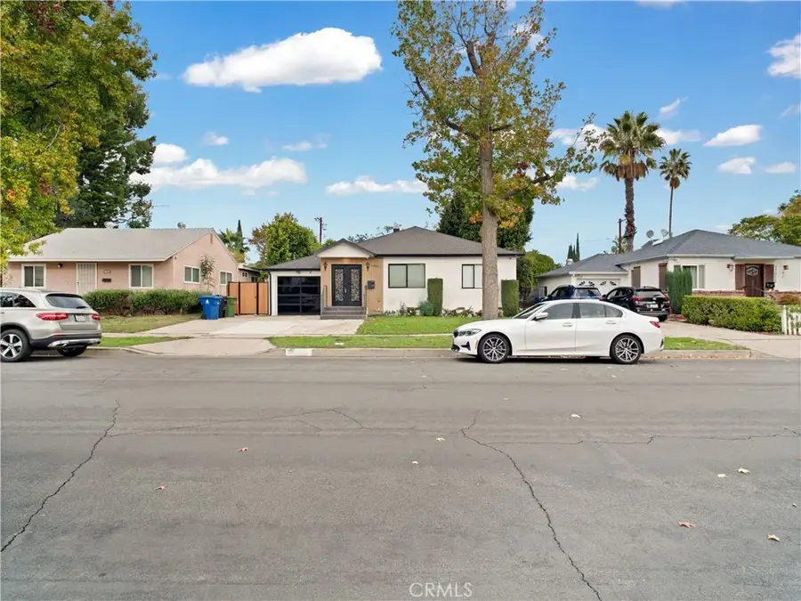 17961 Martha Street, Encino, CA 91316 - Image #2
