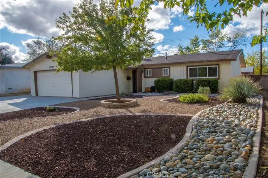 43729 Hardwood, Lancaster, CA 93534 - Image #2