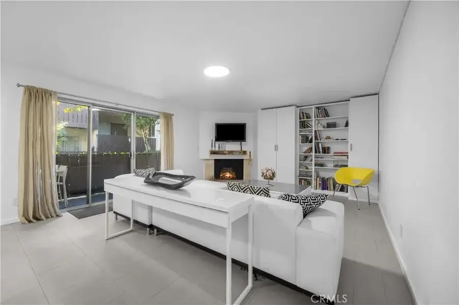 14960 Victory #102, Van Nuys, CA 91411 - Image #3