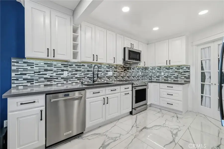 25136 Marci Way, Valencia, CA 91355 - Image #3