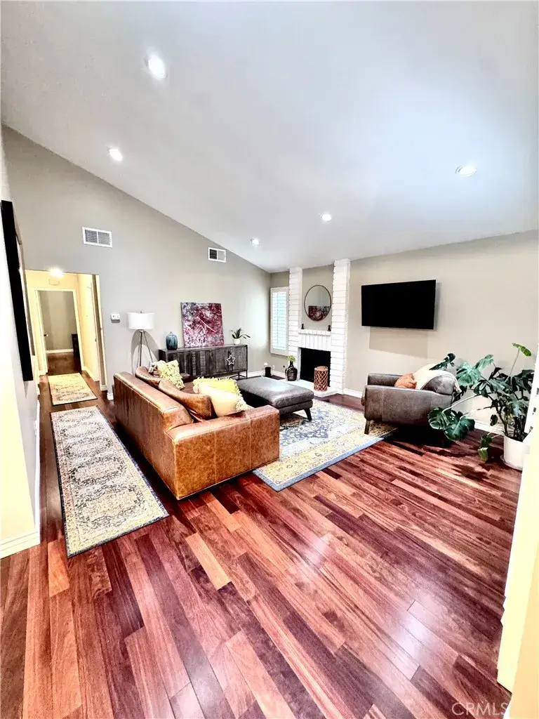 16255 Devonshire #7, Granada Hills, CA 91344 - Image #2