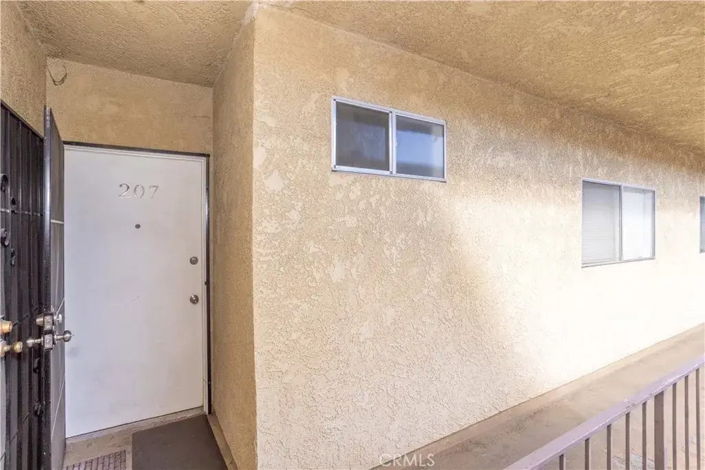 6255 Woodman Ave Unit 207, Valley Glen, CA 91401 - Image #1