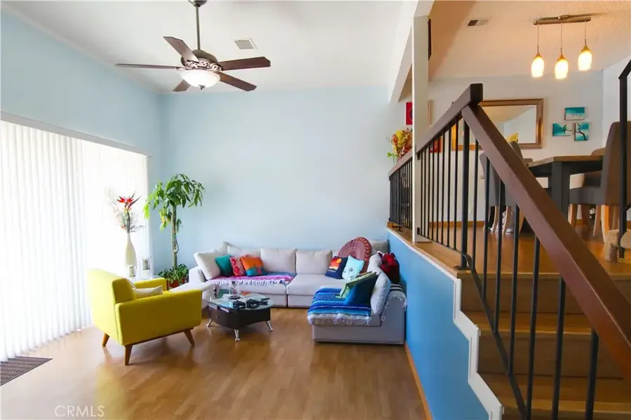 18425 Saticoy Street #4, Reseda, CA 91335 - Image #2