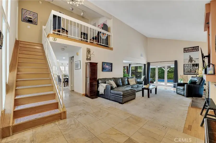 6221 Mammoth Avenue, Valley Glen, CA 91401 - Image #3