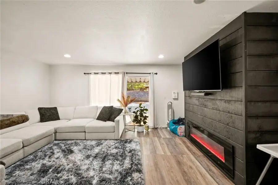 43826 Beech Avenue, Lancaster, CA 93534 - Image #2