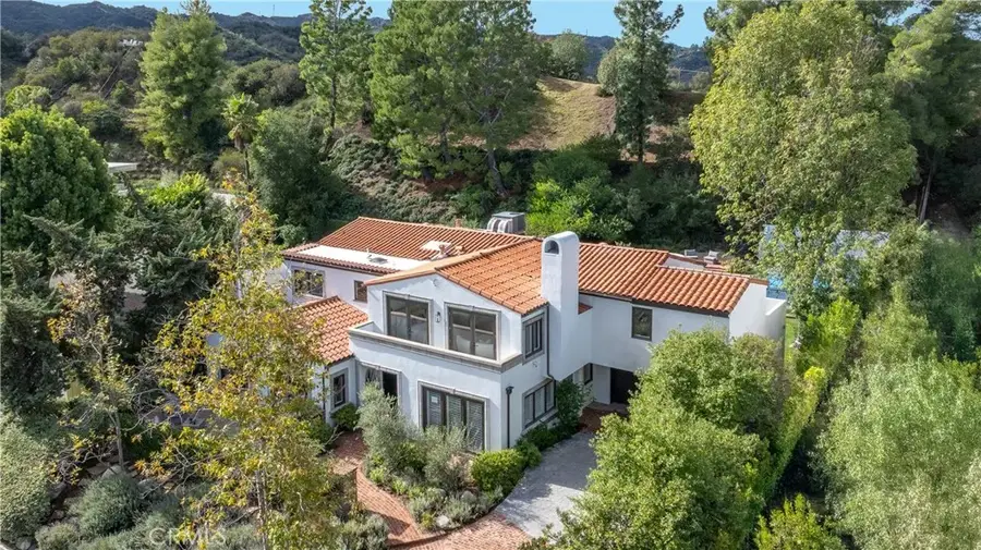 17153 Adlon Road, Encino, CA 91436 - Image #2